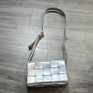 Elegant Silver Woven Crossbody Bag